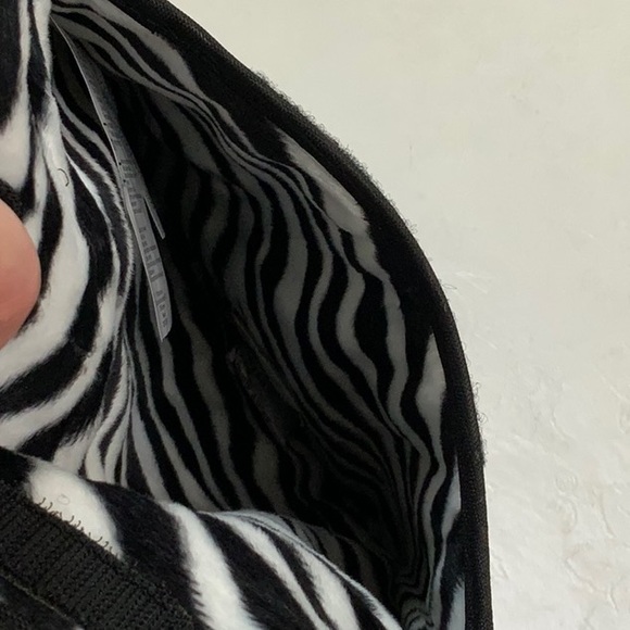 Jansport DIGITAL SLEEVE - Blk Gloss Zebra - Picture 4 of 6